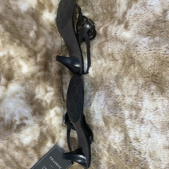 Tory Burch Sandas - Picture 4 of 5